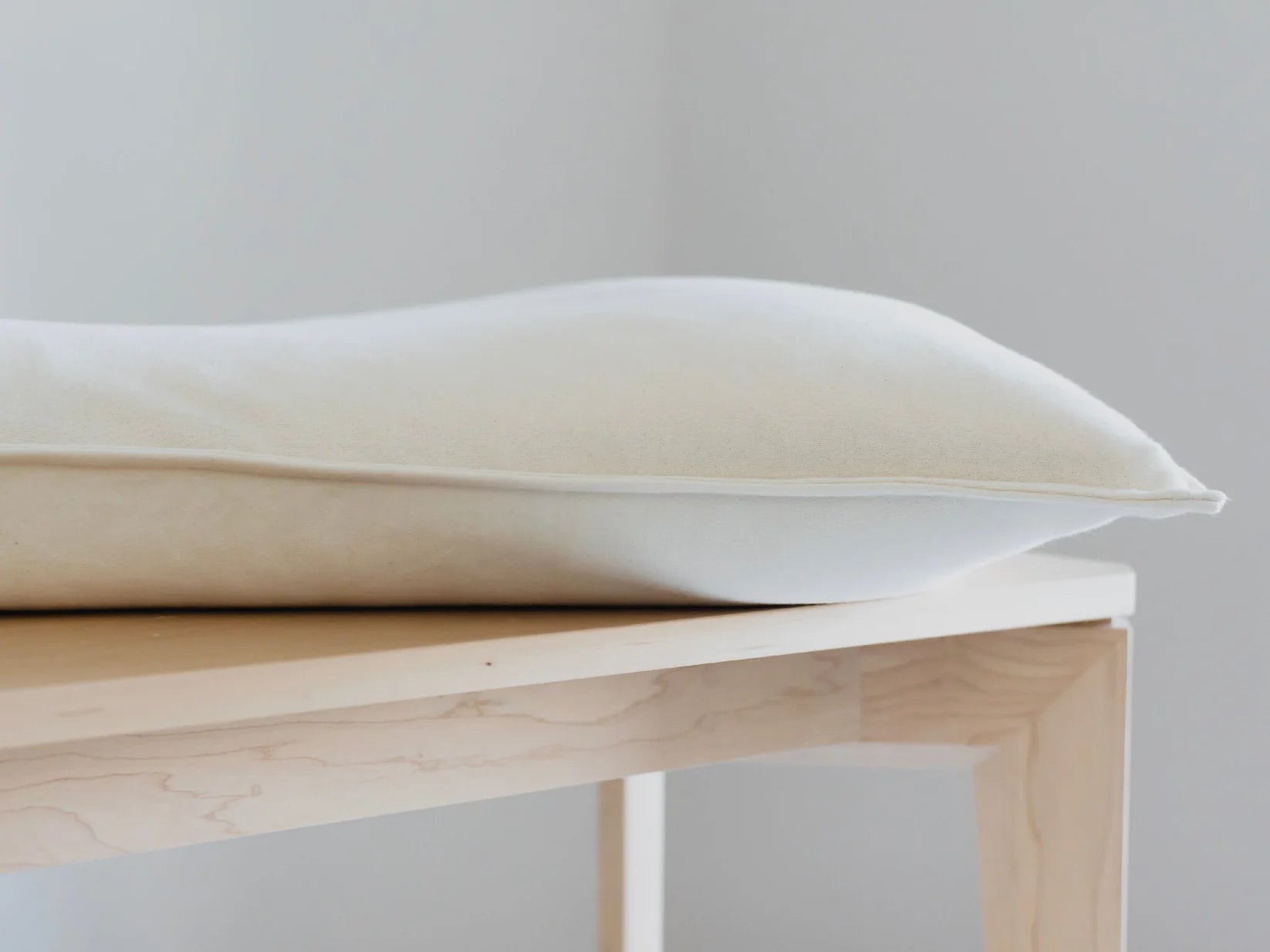 Obasan Contour Organic Shredded Rubber Pillow